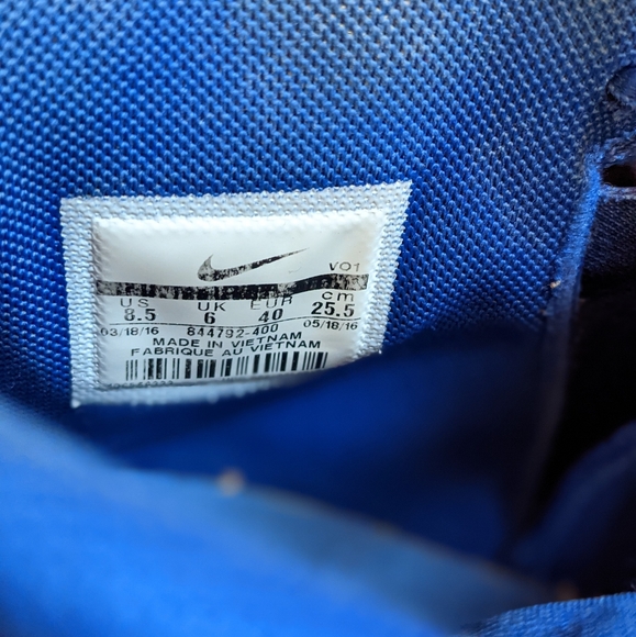 Women's Nike basketball shoes - Picture 3 of 6